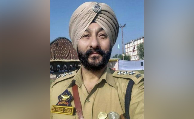 J&K Cop, Arrested On Charges Of Ferrying Terrorists, Files Bail Plea In Delhi