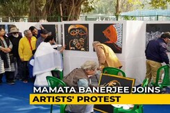 Mamata Banerjee, Other Kolkata Artists Pick Up Paint Brushes To Protest Against CAA Mamata Banerjee, Other Kolkata Artists Pick Up Paint Brushes To Protest Against CAA