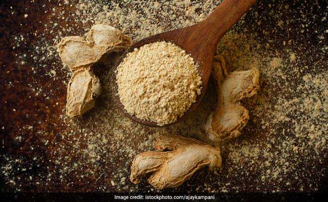 Dry Ginger Health Benefits: सर्दियों में हर किसी को क्यों करना चाहिए सोंठ का सेवन? यहां जानें 6 दिलचस्प कारण