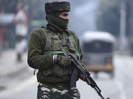 कश्मीर ड्रग-टेरर नेटवर्क में भूमिका के लिए 5 पुलिसकर्मी, शिक्षक बर्खास्त कश्मीर ड्रग-टेरर नेटवर्क में भूमिका के लिए 5 पुलिसकर्मी, शिक्षक बर्खास्त