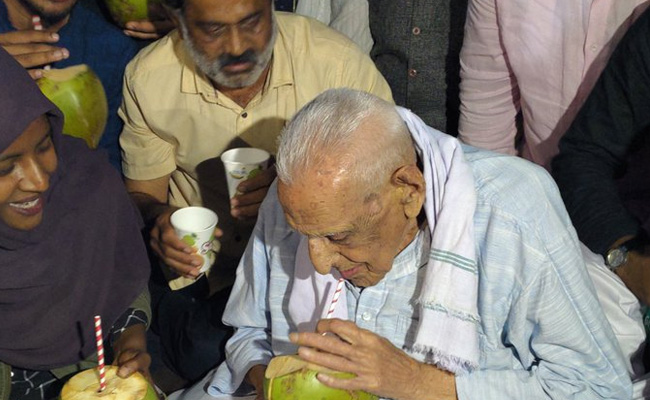 101 वर्षीय स्वतंत्रता सेनानी डोरस्वामी ने किया जेएनयू हिंसा और सीएए के खिलाफ अनशन, लोगों ने जमकर सराहा