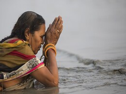 Lakhs Take Holy Dip In Bengal's Sagar Island On Makar Sankranti Lakhs Take Holy Dip In Bengal's Sagar Island On Makar Sankranti