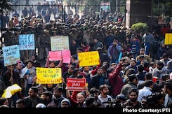 JNU Students Protest In Central Delhi, Police Lathicharge Them, Other Top Stories JNU Students Protest In Central Delhi, Police Lathicharge Them, Other Top Stories