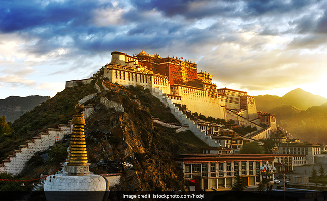Dalai Lama's Patola Palace Shut Over Coronavirus, Tibetans Question China