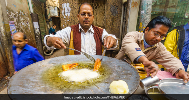 Try These 6 Delicious Bengali Street Food Items In Delhi's CR Park