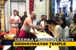 Deepika Padukone Seeks Blessings For <i>Chhapaak</i> At Siddhivinayak Temple Deepika Padukone Seeks Blessings For <i>Chhapaak</i> At Siddhivinayak Temple