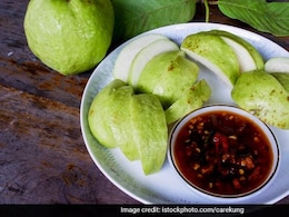 अमरूद खाने के शौकीन हैं तो एक्सपर्ट से जान लीजिए कहीं यह आपका यूरिक एसिड तो नहीं बढ़ा रहा अमरूद खाने के शौकीन हैं तो एक्सपर्ट से जान लीजिए कहीं यह आपका यूरिक एसिड तो नहीं बढ़ा रहा