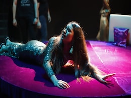 'हैकर्स' के जाल में फंसीं प्रिया प्रकाश वारियर! एक्ट्रेस की Photo हुईं वायरल 'हैकर्स' के जाल में फंसीं प्रिया प्रकाश वारियर! एक्ट्रेस की Photo हुईं वायरल