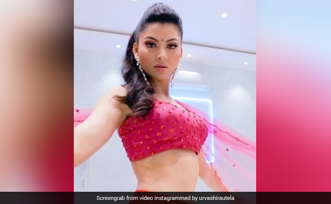 उर्वशी रौतेला ने दिया ट्रोलर्स को करारा जवाब, पैरासाइट के विवाद पर यूं दिया रिएक्शन