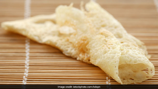 Chakli Pitha: This Bengali Crepe Will Melt In Your Mouth In Not Even A Second
