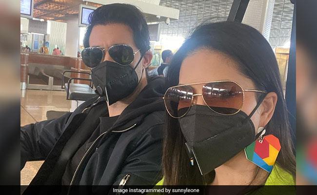 सनी लियोन के साथ सेल्फी खिंचवाने आई यह फैन तो एक्ट्रेस ने एकदम से पहन लिया मास्क और...देखें Video