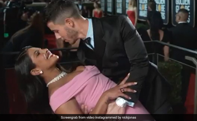 ICYMI: Priyanka Chopra And Nick Jonas' PDA On The Golden Globes Red Carpet