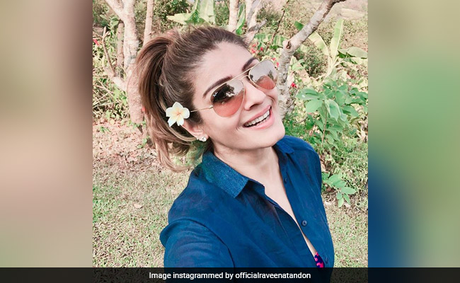 This Viral <I>Akhiyon Se Goli Maare</i> Meme Is Cracking Up Raveena Tandon