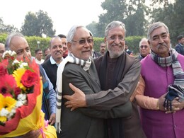 प्रशांत किशोर की बयानबाजी के बीच नीतीश कुमार और सुशील मोदी की ये तस्वीरें सब कुछ बोल रही हैं प्रशांत किशोर की बयानबाजी के बीच नीतीश कुमार और सुशील मोदी की ये तस्वीरें सब कुछ बोल रही हैं