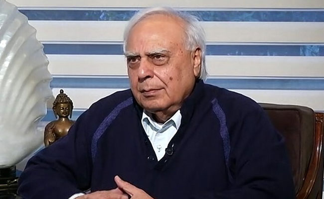 कपिल सिब्बल ने हटाया अपना ट्वीट, कहा- मुझे पर्सनली राहुल गांधी ने दी जानकारी