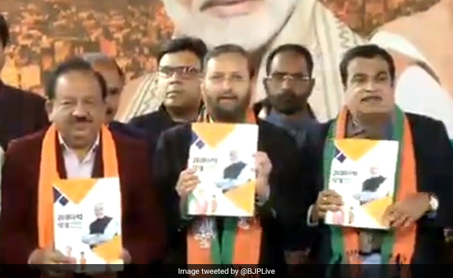 बीजेपी ने किया दिल्ली को कचरा मुक्त बनाने का वादा तो बॉलीवुड डायरेक्टर बोले- चुनाव का इंतजार कर रहे थे...