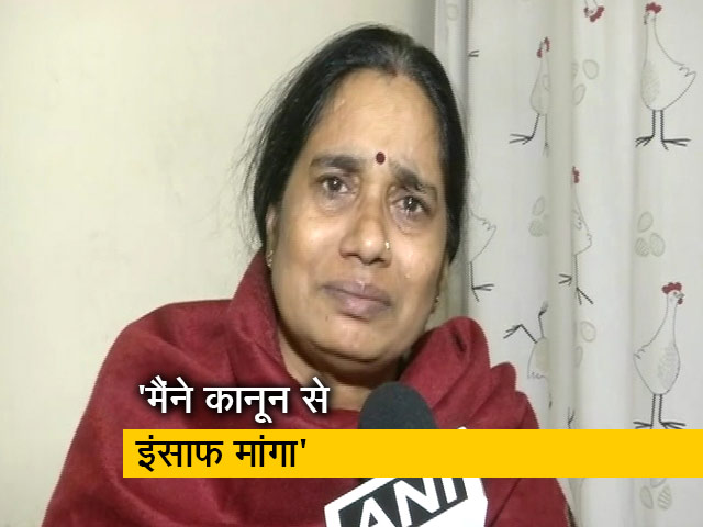 22 जनवरी की फांसी टलने के आसार को देखते हुए निर्भया की मां हुईं उदास