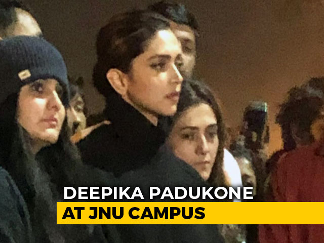 Deepika Padukone Visits JNU, Stands With Students Attacked On Sunday