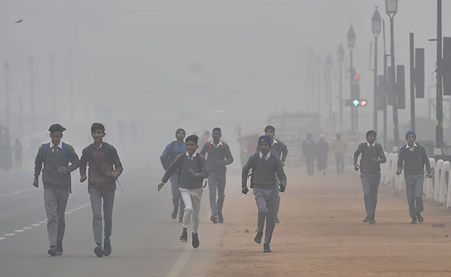 Delhi Shivers Again, Mercury Dips To 5.3 Degrees After Brief Respite