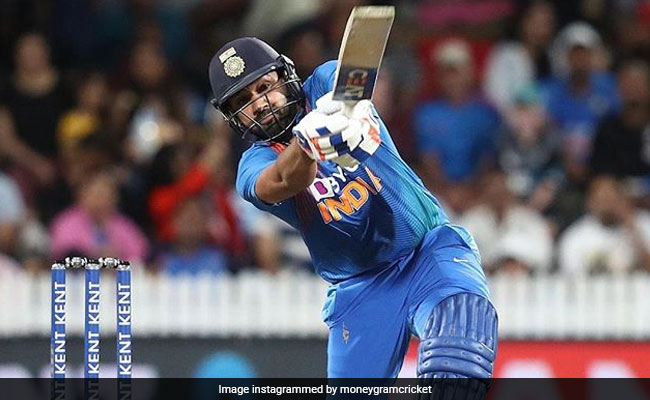 IND vs NZ: रोहित शर्मा ने 2 छक्के जड़कर दिलाई भारत को जीत, तो 'रंग दे बसंती' के एक्टर बोले- कॉमेंट्री टीम को...