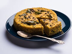 Prepare Instant Gujarati Handvo Or Savoury Cake For Breakfast With This Easy Recipe Prepare Instant Gujarati Handvo Or Savoury Cake For Breakfast With This Easy Recipe