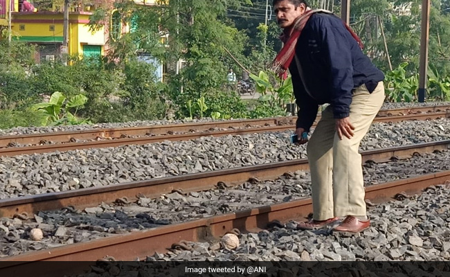 Police Recover 4 Crude Bombs Near Hridaypur Railway Station Bengal