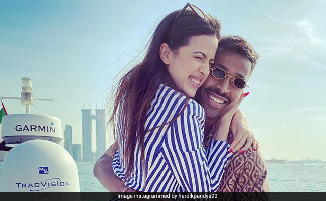 Trending: Urvashi Rautela's Comment On Rumoured Ex-Flame Hardik Pandya's Engagement Post