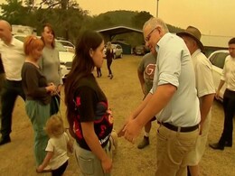 "You're An Idiot": Australia PM Heckled By Angry Bushfire Victims "You're An Idiot": Australia PM Heckled By Angry Bushfire Victims