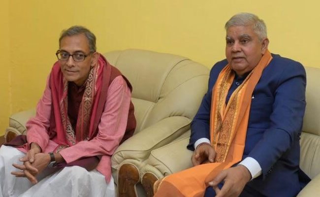 कलकत्ता विश्वविद्यालय के दीक्षांत समारोह में राज्यपाल धनखड़ को शामिल होने से छात्रों ने रोका