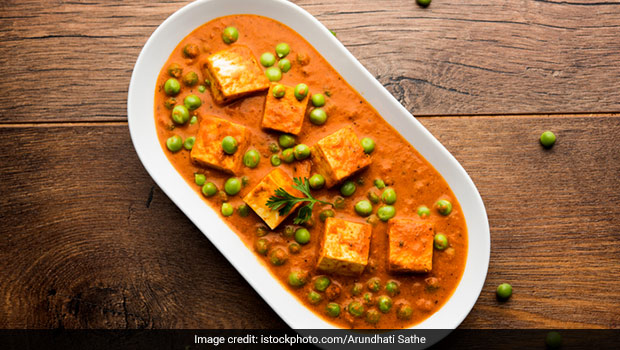 Cooking Tips: How To Make <i>Desi</i> And Creamy Matar Paneer Lababdar