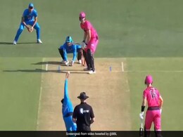 राशिद खान ने रचा इतिहास, Hat-trick लेकर मचाई सनसनी, देखें 2 मिनट का ये Video राशिद खान ने रचा इतिहास, Hat-trick लेकर मचाई सनसनी, देखें 2 मिनट का ये Video