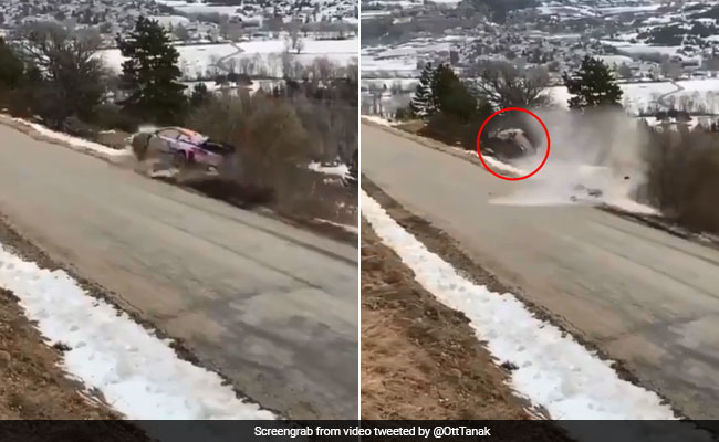 बर्फीली सड़क से फिसलकर कार ने खाई पलटी, पहाड़ से गिरी और फिर... देखें हादसे का पूरा Video