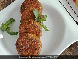 Watch: This Crispy Corn Kebab Is Our Favourite Snack Recipe Now - Try It Today! Watch: This Crispy Corn Kebab Is Our Favourite Snack Recipe Now - Try It Today!