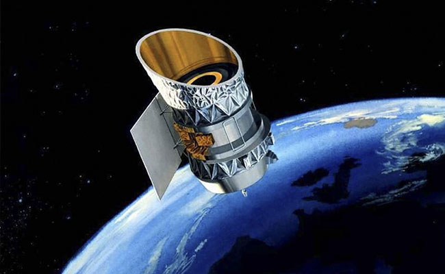 Two Defunct Satellites Speed Past Each Other, Narrowly Miss Collision