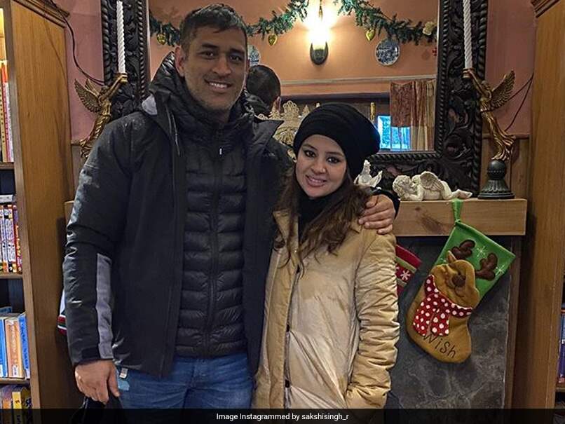 Ms Dhoni Hilariously Trolls Sakshi Says She Films Him To Gain Instagram Followers Cricket News Ms dhoni announces retirement from international cricket (englisch) hindustan times.