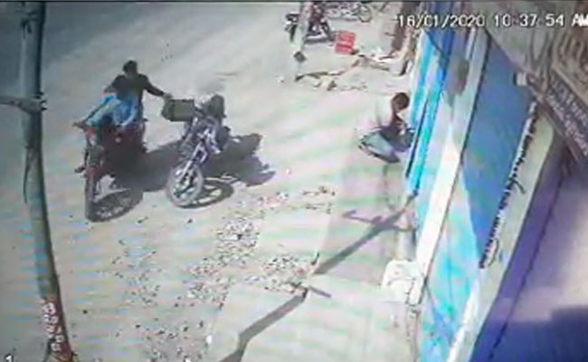 Caught On Camera: Bikers Filch Bag With Rs 20 Lakh In Gold, Silver, Cash