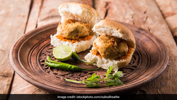 Who Invented Mumbai's Favourite <i>Vada Pav</i>? Twitter User's Answer Stirs Up Online Debate