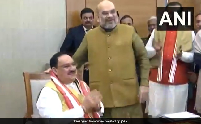 BJP के नए बॉस जेपी नड्डा के लिए जब अमित शाह खींचकर लाए कुर्सी, देखें Video