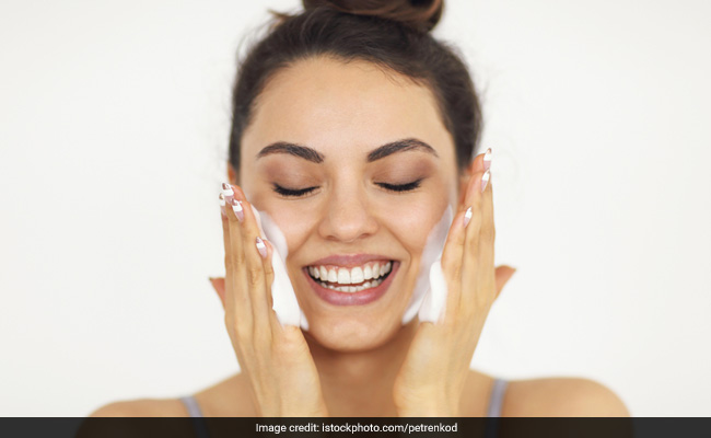 Post Party Season, Detox Your Skin With These 9 Facewashes, Scrubs And Masks
