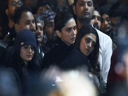 Smriti Irani Taunts Deepika Padukone: "Political Affiliation Known" Smriti Irani Taunts Deepika Padukone: "Political Affiliation Known"