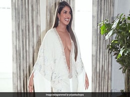 Priyanka Chopra Reveals How Her Grammys Dress Stayed In Place Priyanka Chopra Reveals How Her Grammys Dress Stayed In Place