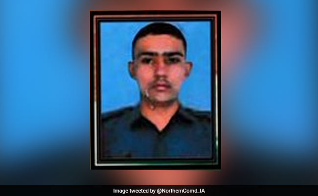Soldier Cremated With State Honours, 3-Month-Old Daughter Lights Pyre