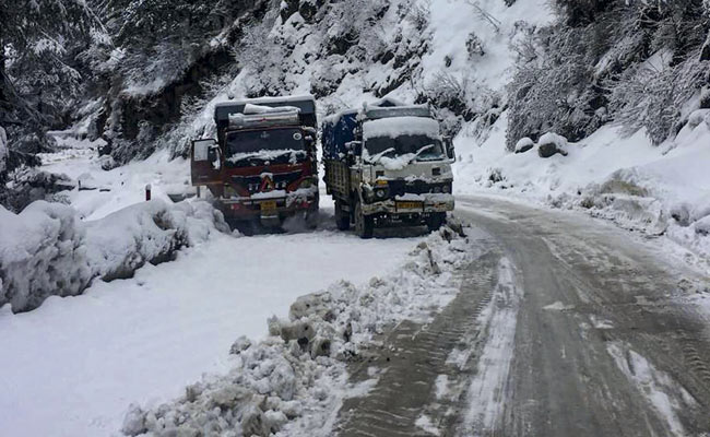 Over 180 People, Stranded In Heavy Snow Near Shimla, Rescued