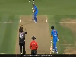 IND vs NZ: रोहित शर्मा ने ताबड़तोड़ छक्के जड़कर 5 गेंदों पर बनाए 26 रन, देखें 24 सेकेंड का पूरा Video IND vs NZ: रोहित शर्मा ने ताबड़तोड़ छक्के जड़कर 5 गेंदों पर बनाए 26 रन, देखें 24 सेकेंड का पूरा Video