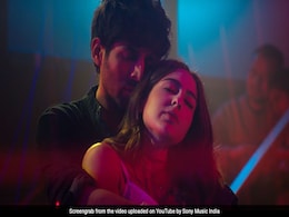 <I>Love Aaj Kal</i> Song <I>Shayad</i>: Moonstruck Kartik Aaryan Wins Over Sara Ali Khan <I>Love Aaj Kal</i> Song <I>Shayad</i>: Moonstruck Kartik Aaryan Wins Over Sara Ali Khan