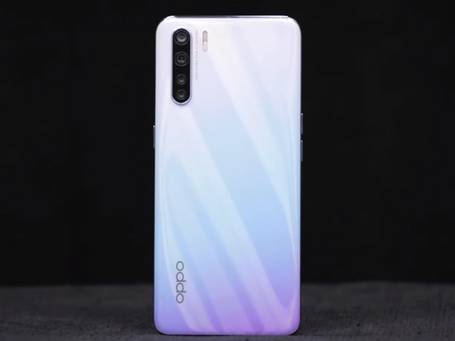 ओप्पो एफ15 ने मारी बाज़ी?