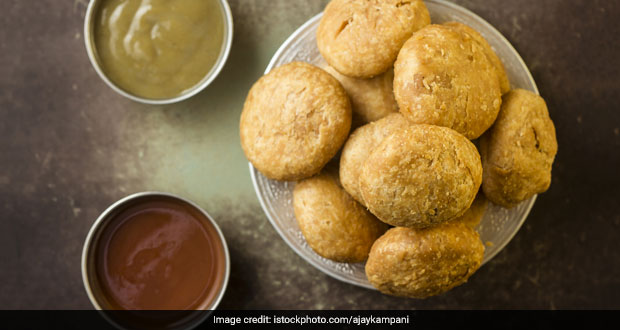 How To Make Koraishutir Kochuri - This Matar Kachori With Dum Aloo Is A Winter Staple In Bengal