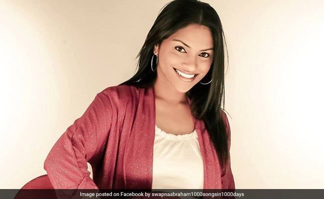 दुबई में इस भारतीय महिला ने बनाया म्यूजिकल रिकॉर्ड, 1,000 दिन में गाए 1,000 गानें