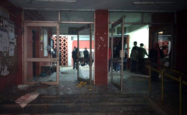 2 JNU Students Jumped From 1st Floor To Escape Mob, Suffered Fractures