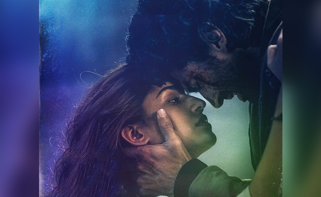 Malang के गाने 'चल घर चलें' का टीजर रिलीज, अरिजीत सिंह की आवाज पर दिशा-आदित्य की जबरदस्त केमिस्ट्री